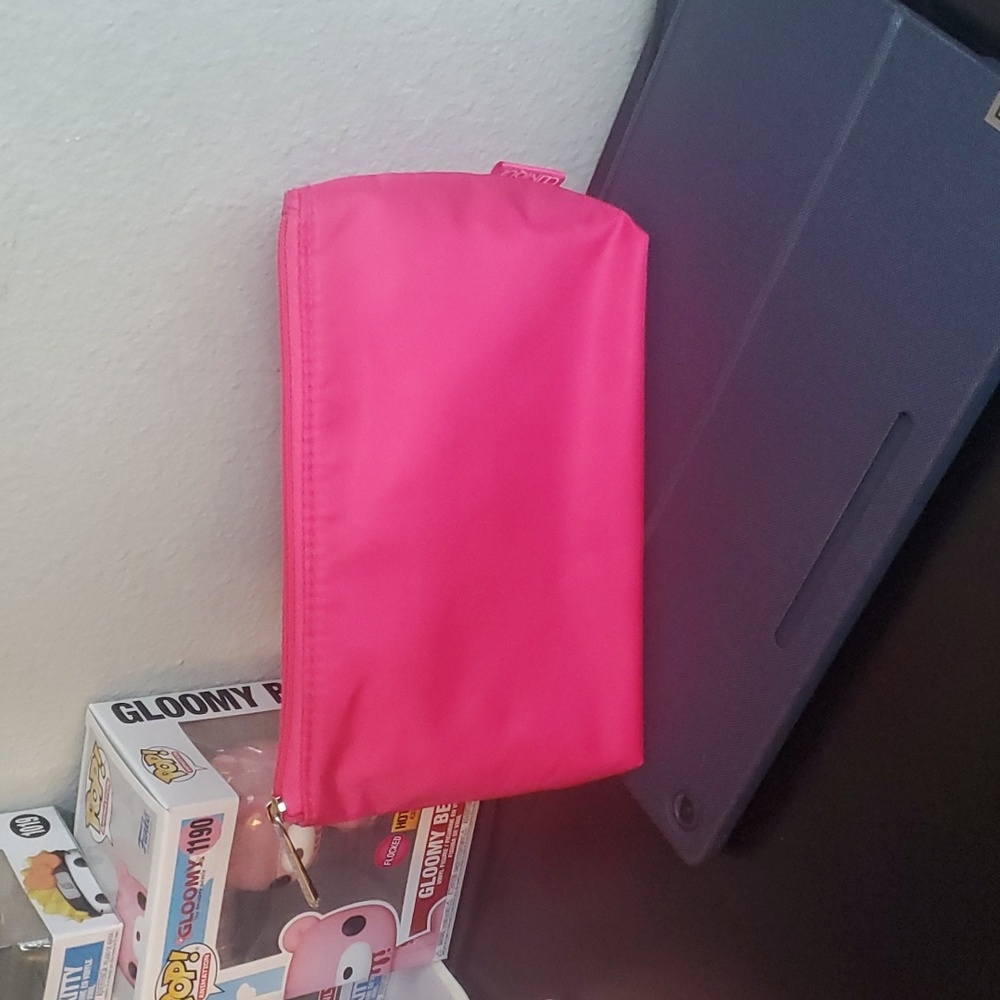 🌺 Clinique Barbiecore Hot Pink Beauty Travel Bag NWOT